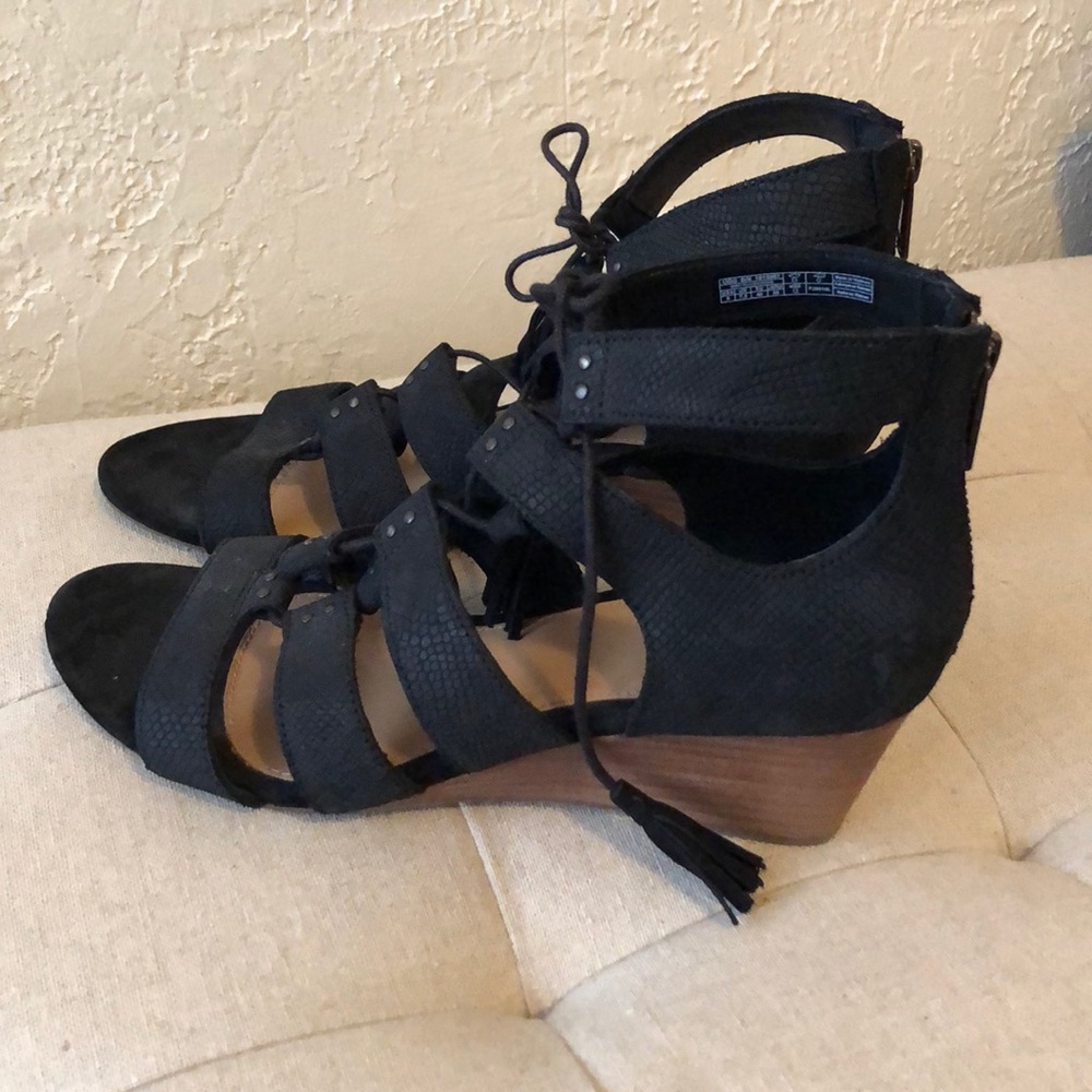 NEW WITHOUT TAGS, Ugg Espadrille wedges